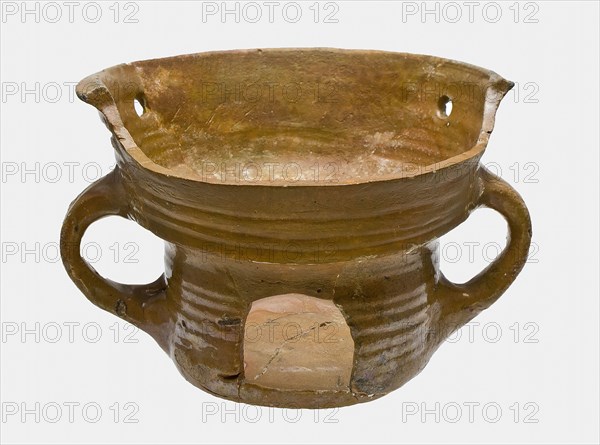 Pottery stove or stove, mortar model with two standing ears, chafing soil found ceramic earthenware glaze lead glaze, hand