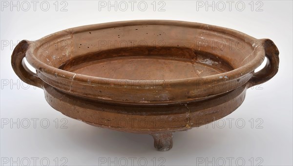 Pottery cooking pot with two standing pinched ears, on three legs, low and wide model, cooking pot crockery holder utensils