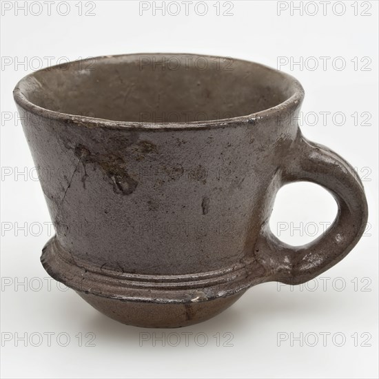 Stoneware head with sloping sidewall and collar above the foot, ear, cup cup crockery holder soil find ceramic stoneware glaze