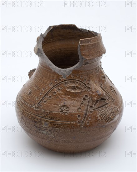 Point nose, brown jug with beard, eyes and pointy nose, jug crockery holder soil find ceramic stoneware clay engobe glaze salt