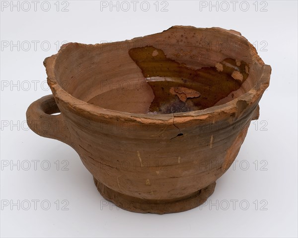 Pottery flower pot on stand with two horizontal sausage ears, five holes in the bottom, flower pot holder earthenware foundry