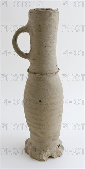 Jug or jacobakan on pinched foot with profiled edge at the bottom of the neck, Jug or jacobakan jug crockery holder soil find