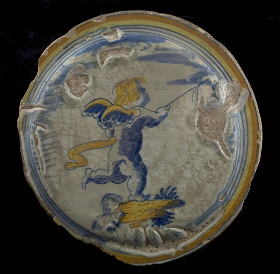 Fragment majolica pancake dish, polychrome putto as performance, dish crockery holder soil find ceramic earthenware glaze tin