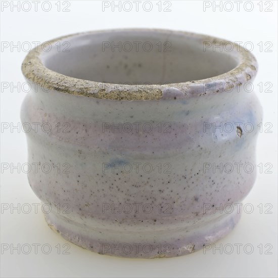 Pottery ointment jar, low model, white glazed, ointment jar pot holder soil find ceramic earthenware glaze tin glaze, delfts
