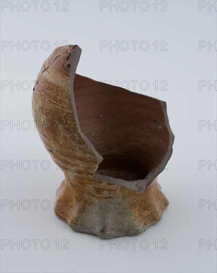 Fragment stoneware jug on pinched foot, salt glaze, with appliqué or pointed nose, jug holder soil find ceramic stoneware glaze