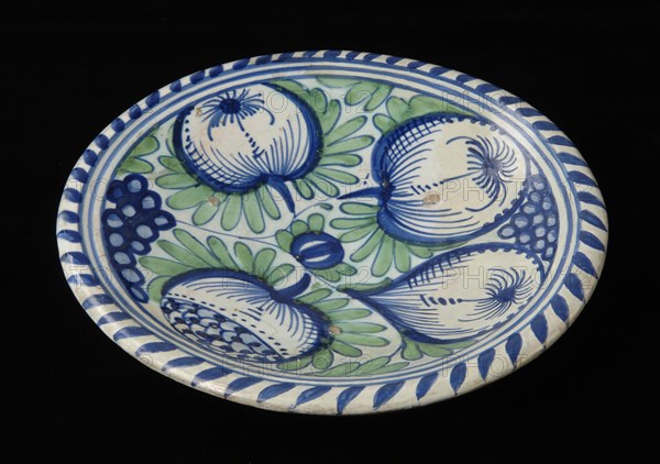 Majolica dish with polychrome representation, four pomegranates in green and blue, dish crockery holder soil find ceramic