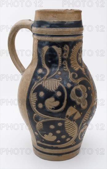 Stoneware jug be decorated with shovel clip and ear, with carved and stylized floral decor, jug crockery holder soil find