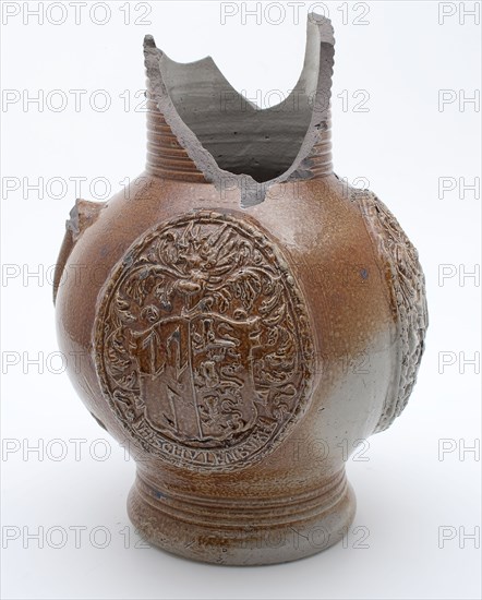 Stoneware jug, around belly three ovals in which coat of arms, cylindrical neck with rings, jug crockery holder soil find