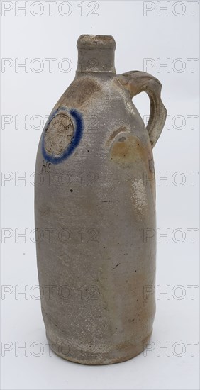 Stoneware mineral water hatch on stand surface, cylindrical, stamped mark, mineral pitcher pitcher pitcher product packaging