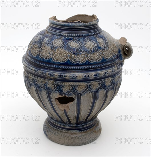 Stoneware jug be used with cable edge around the belly and the stamp decor of flowers on the shoulder, ear, jug crockery holder