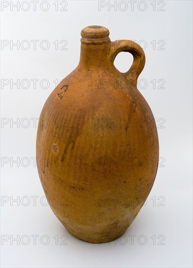 Stoneware jug with sausage ear, with punch 2, on the shoulder, jug holder kitchenware soil find ceramic stoneware clay engobe