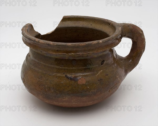 Pottery chamber pot, ease of use with curved bottom, wide neck opening, standing ear, pot holder sanitary earthenware ceramic