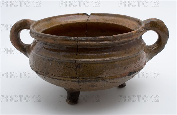 Pottery cooking pot, red shard, fully glazed, two vertical sausages, on three legs, cooking pot tableware holder kitchenware