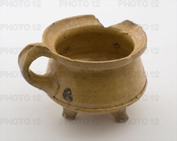 Pottery toy cooking jug, white shard, yellow lead glaze, bandoor, shank, on three legs, jug crockery holder toy relaxant soil