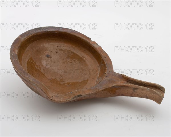 Pottery saucepan, toy, red shard, inside covered with lead glaze, shank, stem, saucepan pan tableware holder kitchenware toy