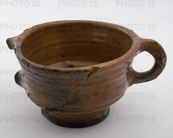 Earthenware pap bowl, red shard, glazed, two pinched sausage ears, on stand, papkom bowl crockery holder earthenware pottery