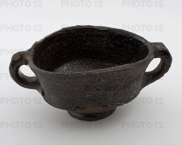 Pottery dish (misbaksel), red shard, fully glazed, two bandors, on stand, pop bowl bowl crockery holder earth discovery ceramic