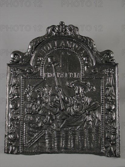 Fireback Dutch Virgin, text HOLLANDIA PRO PATRIA, fire place, cast Rectangular arch at the top. On top of shell