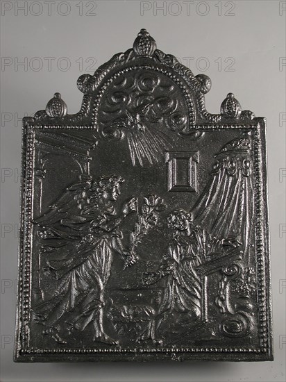 Fireplace biblical representation proclamation to Mary, Annunciation, hob plate cast iron, cast Rectangular with curved top