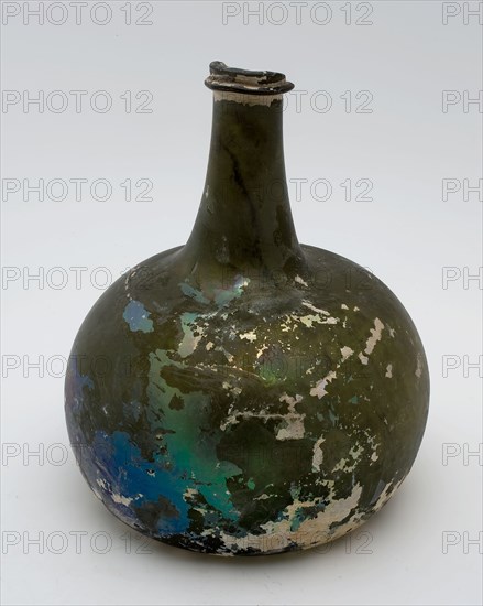 Bulbous bottle, belly bottle bottle holder soil find glass, free blown and shaped glass application Bulky bottle in clear green