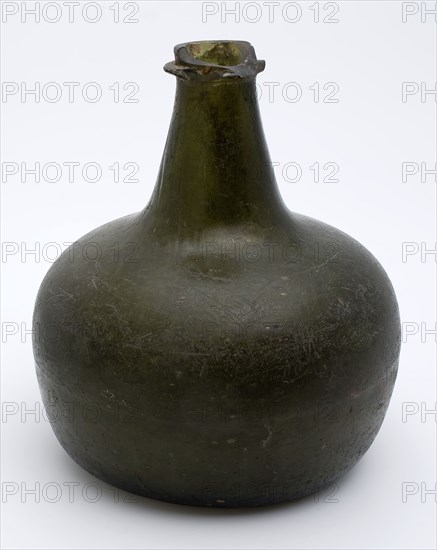 Circumcifical thick-walled bottle in clear olive green glass, glass surface rough, affected, wine bottle abdominal bottle bottle