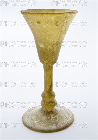 Chalice with turned rim, straight trunk and bell-shaped chalice, wineglass drinking glass drinking utensils tableware holder