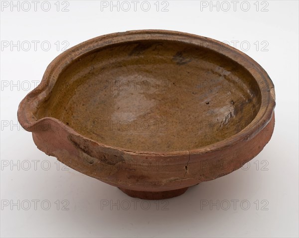 Earthenware bowl with wide shank on stand, partly glazed, bowl crockery holder earth discovery ceramic earthenware glaze lead