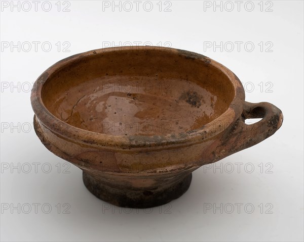 Earthenware bowl, red shard, lead glaze, horizontally set sausage ear on stand, ear bowl bowl crockery holder soil find ceramic