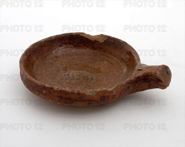 Small earthenware saucepan, red shard, partially glazed, short stem, stand with soul, saucepan pan crockery holder kitchenware