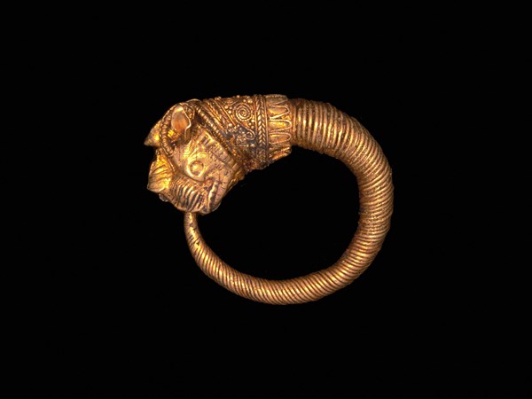 Earring with Lion Head Finial, 3rd/2nd century BC, Greek, Ancient Greece, Gold, 3.3 × 2.9 × 0.9 cm (1 1/4 × 1 1/8 × 3/8 in.)