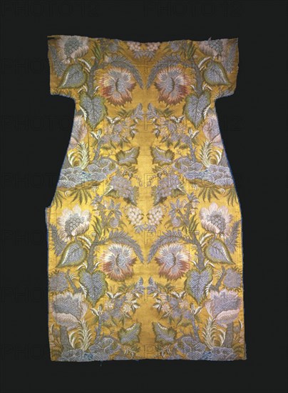 Panel, 1730s, France, Silk, silver-gilt-strips wound around silk fiber cores, warp-float faced 7:1 satin weave with supplementary brocading wefts, supplementary binding warps tying some self-patterning ground wefts in plain interlacings and self-patterned by areas of 1:3 twill interlacings, 85.9 × 54 cm (33 5/8 × 21 1/4 in.)