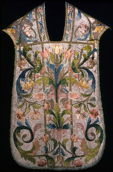 Chasuble, 18th century, Italy, Silk, plain weave, embroidered with silk floss, silk-wrapped linen, and gilt-metal-strip-wrapped silk in satin stitch, couching, edged with silk, bobbin-made tape, 112.5 x 73.7 cm (44 1/4 x 29 in.)