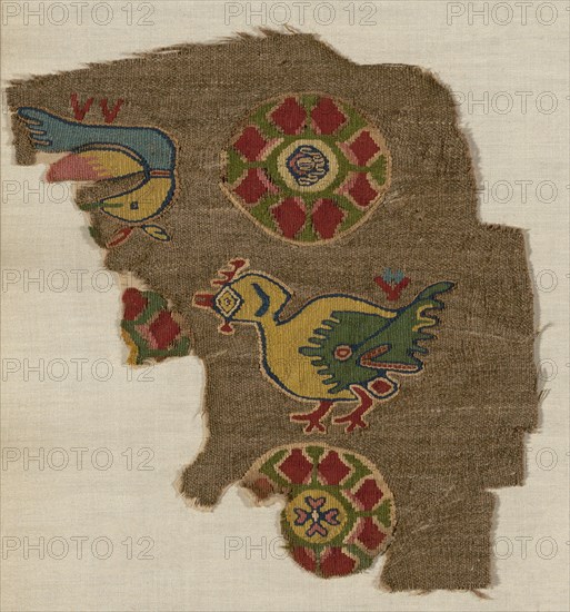 Fragment, Roman period (30 B.C.– 641 A.D.)/Arab period (641–969), 6th/7th century, Coptic, Egypt, Egypt, Wool, slit tapestry weave, 25.4 × 20.3 cm (10 × 8 in.)