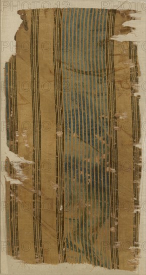 Fragment, Arab period (641–969)/Fatimid period (969–1171)/Ayyubid period (1171–1250)/ Mamluk period (1250–1517), 9th/13th century, Egypt, Egypt, cloth weave, 29.9 × 15.2 cm (11 3/4 × 6 in.)