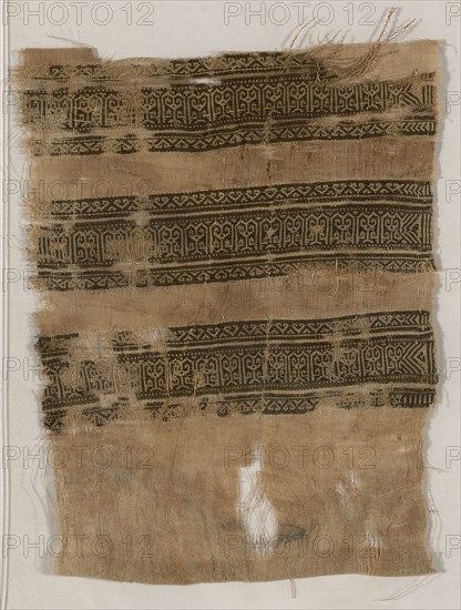 Fragment, Arab period (641–969)/Fatimid period (969–1171)/Ayyubid period (1171–1250)/ Mamluk period (1250–1517), 9th/13th century, Egypt, Egypt, silk on linen plain compound cloth, 22 × 17 cm (8 1/2 × 6 1/2 in.)