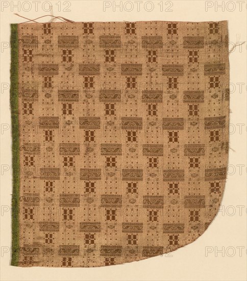 Fragment, 16th century, Italy, Silk and gold gilt strips wound around silk fiber core, warp-floatfaced satin weave self-patterned by warp floats, weft floats and areas of plain interlacing, 27 x 24.3 cm (10 5/8 x 9 5/8 in.)