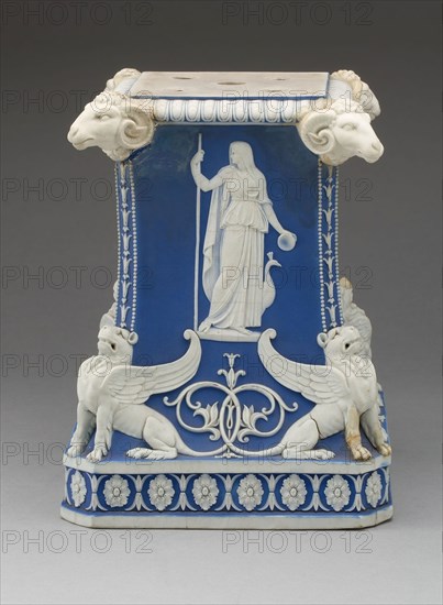 Pedestal, c. 1785, Wedgwood Manufactory, England, founded 1759, Burslem, Stoneware (jasperware), 22.2 × 17.8 × 17.2 cm (8 3/4 × 7 × 6 3/4 in.)