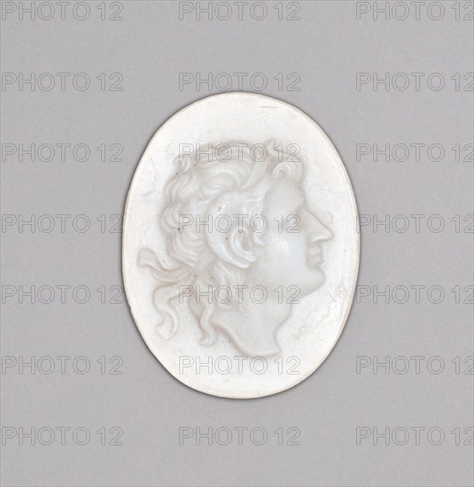 Cameo with Alexander the Great, Late 18th century, Wedgwood Manufactory, England, founded 1759, Burslem, Stoneware (jasperware), 5.2 × 4.1 × 1 cm (2 1/16 × 1 5/8 × 3/8 in.)