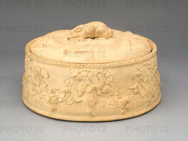Game Pie Tureen, c. 1850, Wedgwood Manufactory, England, founded 1759, Burslem, Stoneware (caneware), 15.6 × 27.2 × 20 cm (6 1/8 × 10 11/16 × 7 7/8 in.)