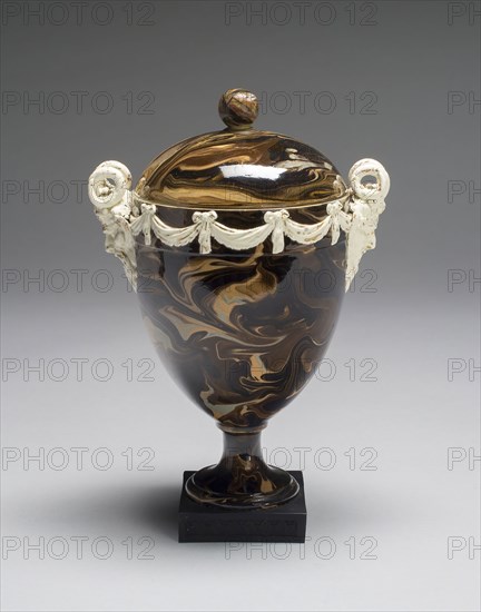 Vase, c. 1770, Wedgwood Manufactory, England, founded 1759, Etruria, Staffordshire, England, Burslem, Earthenware (surface agateware), 22.5 × 17 cm (8 7/8 × 6 11/16 in.)