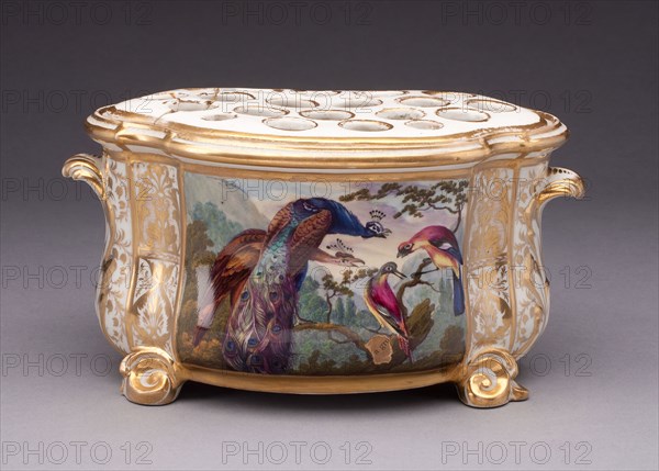 Flower Holder, c. 1790, Derby Porcelain Manufactory, England, 1750-1848, Derby, Soft-paste porcelain, polychrome enamels and gilding, 11.7 × 21.6 × 12.7 cm (4 5/8 × 8 1/2 × 5 in.)