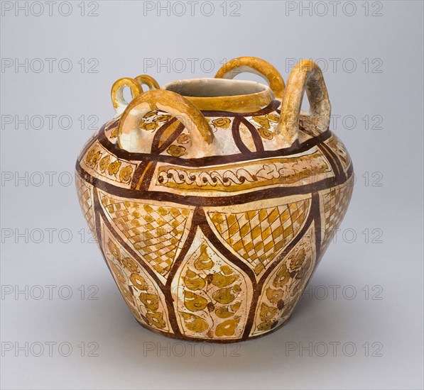 Jar, Abbasid Caliphate (750–1258), 9th century, Iraq, Samarra, Mesopotamia, Earthenware, lustre-painted overglaze decoration, H: 8 11/16 in. (22 cm), D: 10 1/4 in. (26 cm), H (to top of handle): 9 15/16 in. (25.2 cm)