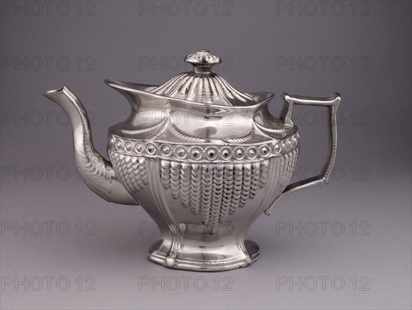 Teapot, c. 1820, England, Staffordshire, Staffordshire, Earthenware with silver lustre decoration, H. 16.5 cm (6 1/2 in.)