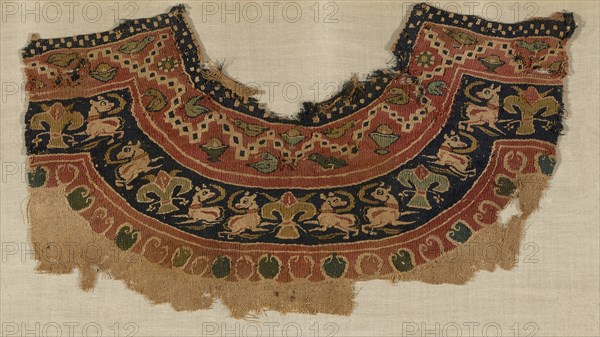 Fragment (Tunic Yoke), Roman period (30 B.C.– 641 A.D.)/Arab period (641–969), 6th/8th century, Coptic, Egypt, Egypt, Linen and wool, tapestry weave, 26.7 × 14 cm (10 1/2 × 5 1/2 in.)