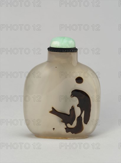 Snuff Bottle with Two Hawks on Rockwork, Qing dynasty (1644–1911), 1800–1900, China, Shadow agate with carved decoration, 7.5 × 6.4 × 2.5 cm (2 15/16 × 2 1/2 × 1 in.)