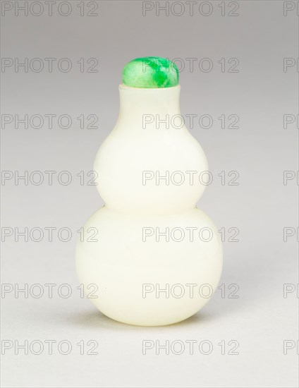 Gourd-Shaped Snuff Bottle, Qing dynasty (1644–1911), 1740–1800, China, White jade, 6.4 × 3.8 × 2.7 cm (2 1/2 × 1/2 × 1 1/16 in.)