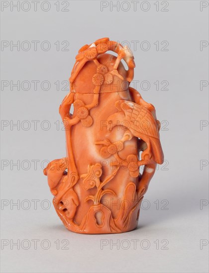 Tree-Shaped Snuff Bottle with a Hawk and Bear, Qing dynasty (1644–1911), 1850–1900, China, Coral with carved decoration, 5.3 × 4.7 × 1.6 cm (2 1/16 × 1 7/8 × 5/8 in.)