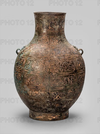 Jar (hu), Eastern Zhou dynasty, Warring States period (475–221 B.C.), China, Bronze inlaid with copper, H. 44.7 × diam. 30.6 cm (17 5/8 × 12 in.)