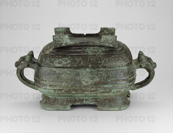 Covered Food Container, Western Zhou dynasty ( 1046–771 BC ), mid–9th century B.C., China, Probably from Qishan, Shaanxi province, China, Bronze, 19.9 × 21.3 cm (7 3/4 × 8 3/8 in.)