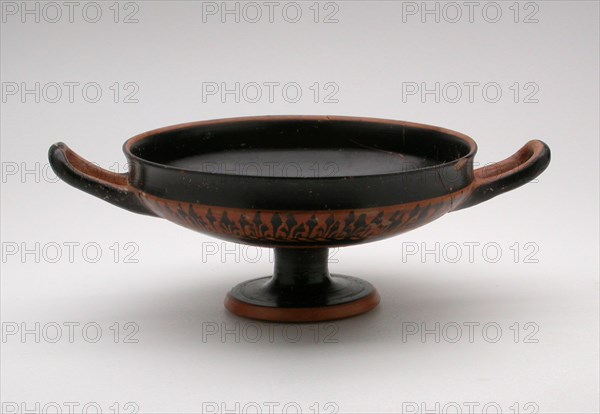 Kylix (Drinking Cup), about 520/500 BC, Greek, Athens, Athens, terracotta, decorated in the black-figure technique, 7 × 20 × 13.9 cm (2 3/4 × 7 7/8 × 5 1/2 in.)